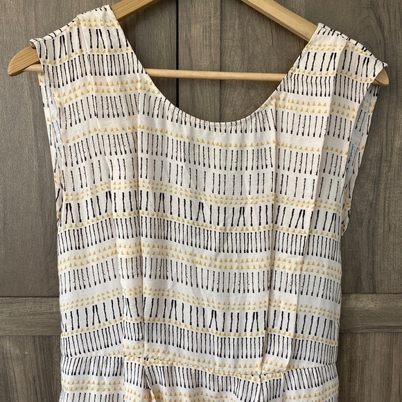 BCBGENERATION Open Back Dress Size 6 - Picture 2 of 15